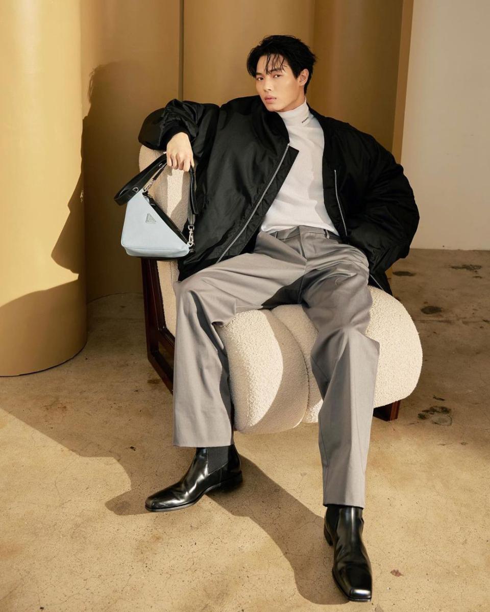 outfit romantis fine dining ala Win Metawin (instagram.com/winmetawin)