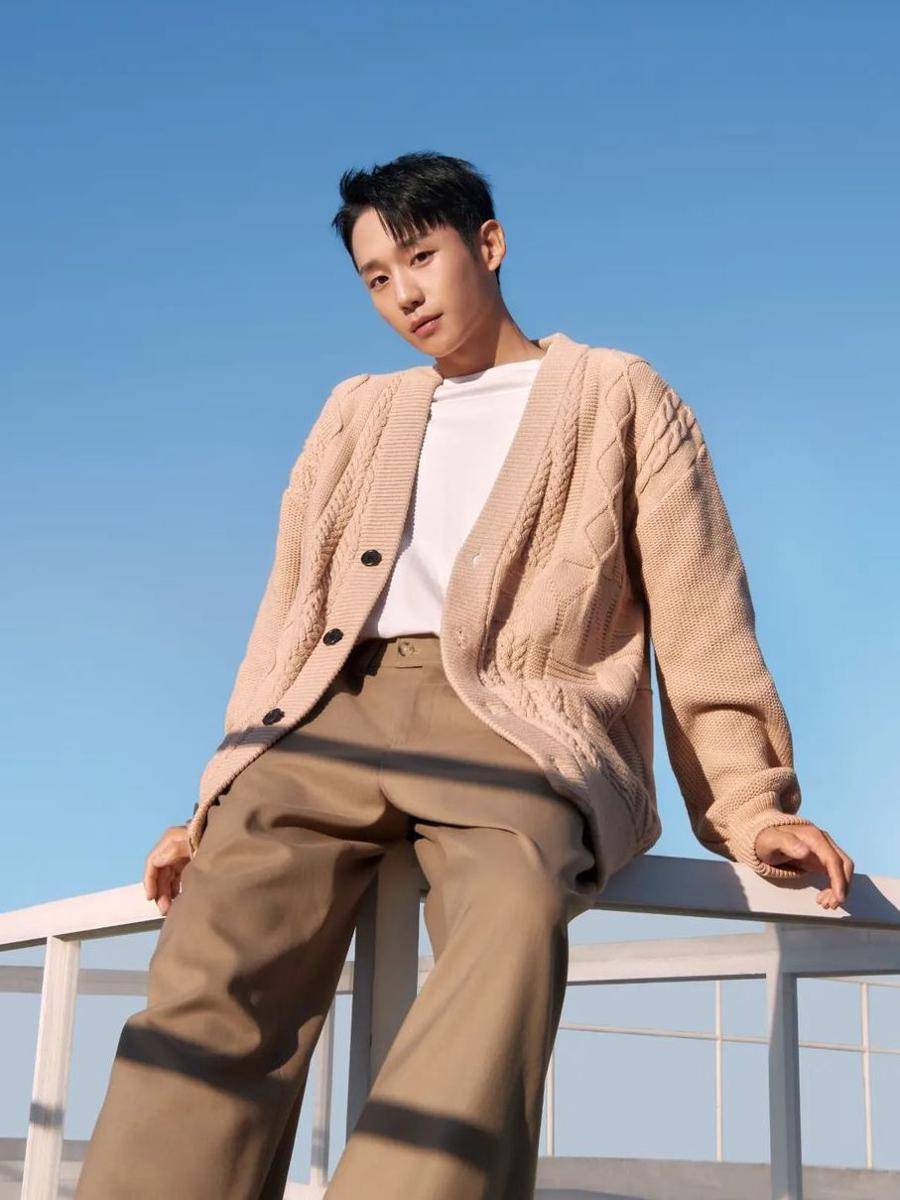 potret Jung Hae In (instagram.com/holyhaein)