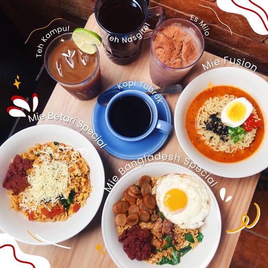 Aneka menu yang tersedia di Warmindo Mie Betari. Instagram/warmindobetari