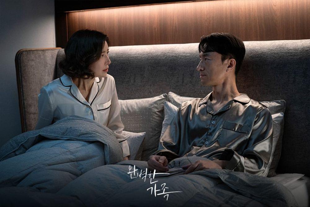Ha Eun Joo (Yoon Se Ah) dan Choi Jin Hyuk (Kim Byung Chul) di drakor Perfect Family (instagram.com/kbsdrama)