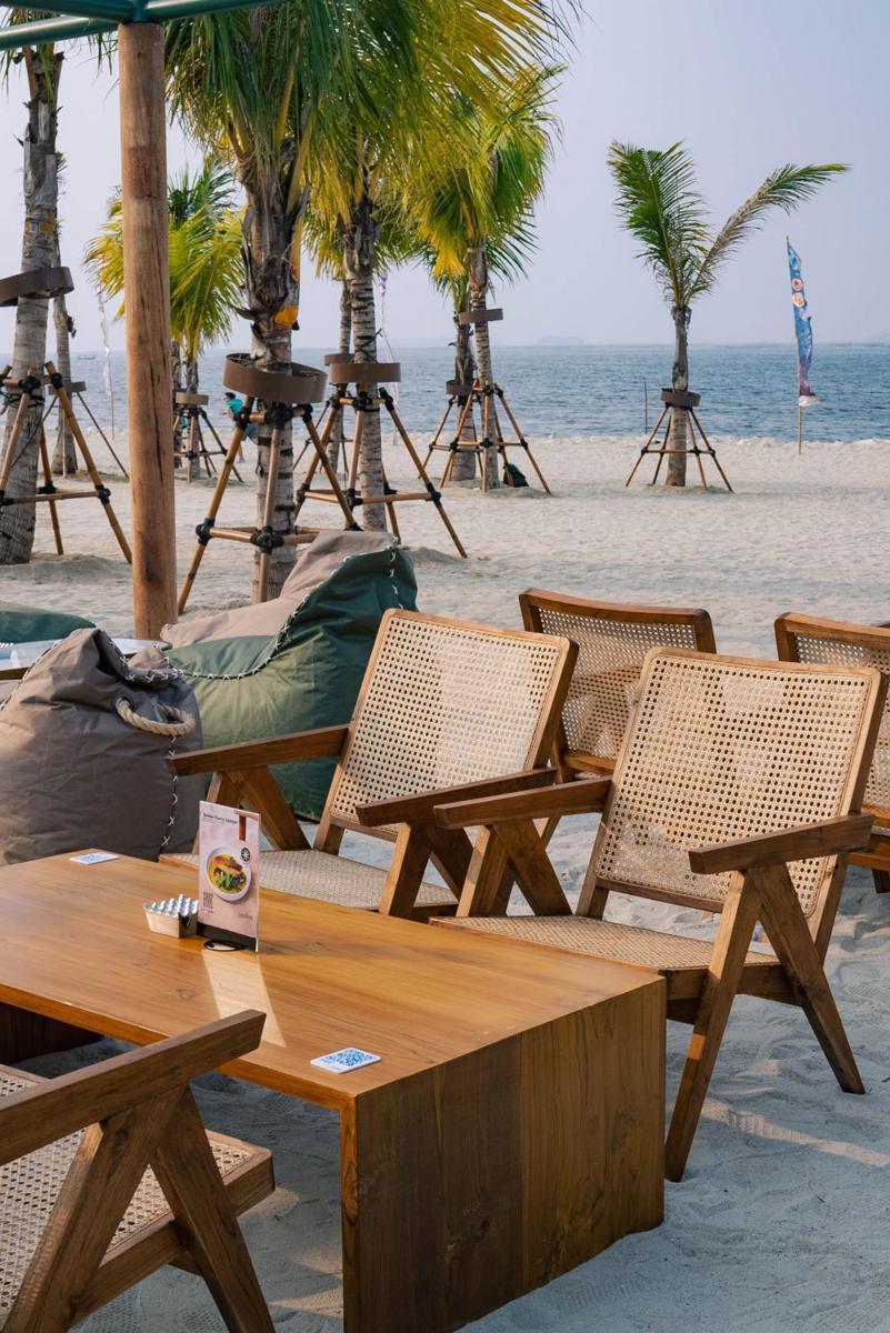 Potret Lucy by the Beach yang resmi hadir di kawasan Pantai Indah Kapuk 2 (dok. Lucy by the Beach)