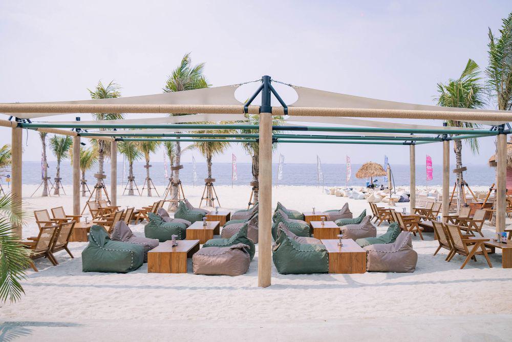 Potret Lucy by the Beach yang resmi hadir di kawasan Pantai Indah Kapuk 2 (dok. Lucy by the Beach)