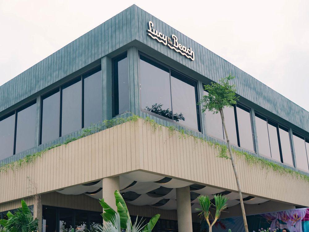 10 Potret Lucy by the Beach, dari Langit Kini Ada di Pinggir Pantai
