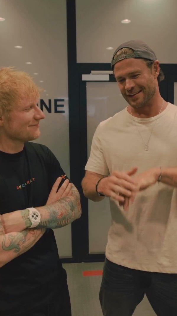 potret Chris Hemswort main drum di konser Ed Sheeran (instagram.com/teddysphotos)