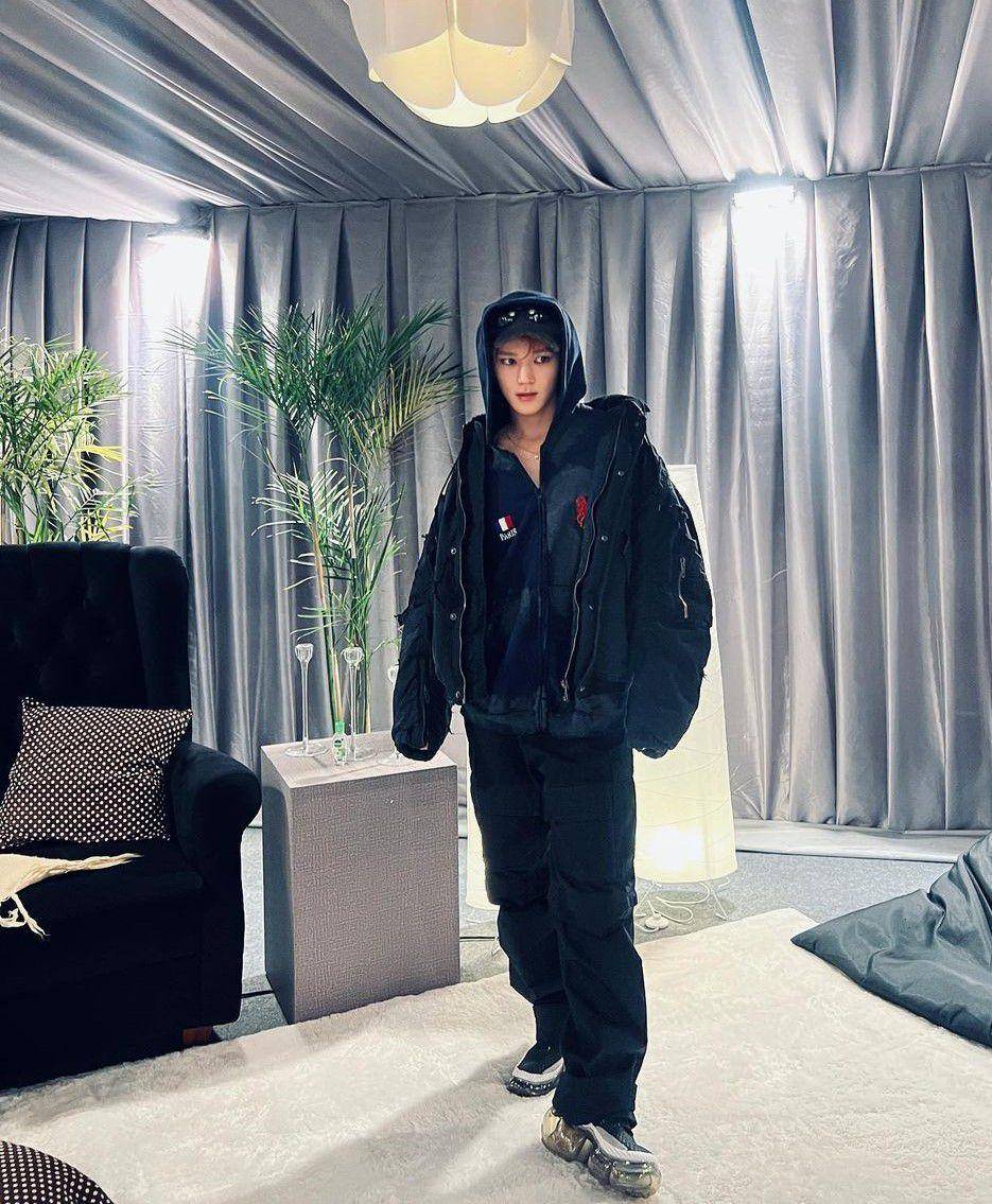 referensi layering outfit ala Taeyong NCT (instagram.com/taeoxo_nct)