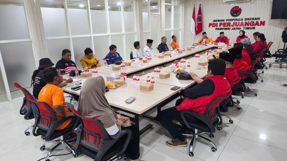 PDIP dan 7 Parpol Nonparlemen Bahas Penantang Khofifah - Emil