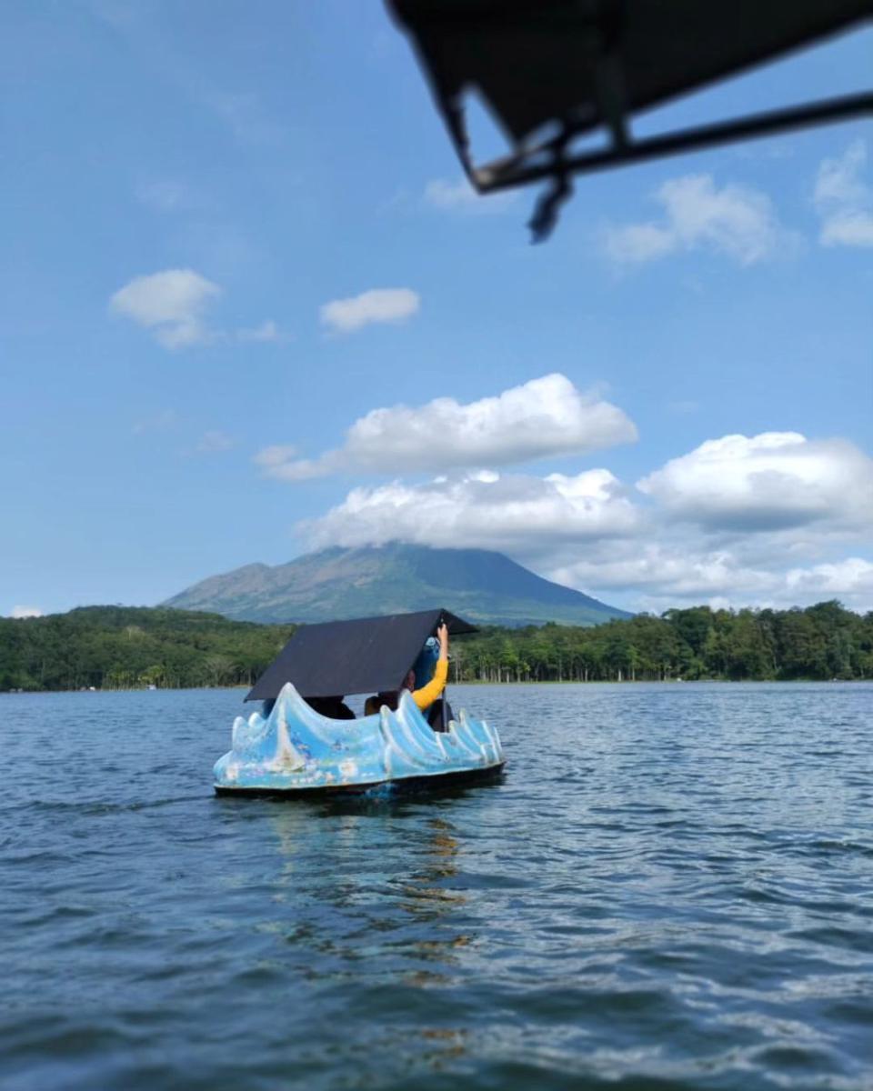 wahana perahu bebek di Ranu Klakah (instagram.com/rohmahs659)