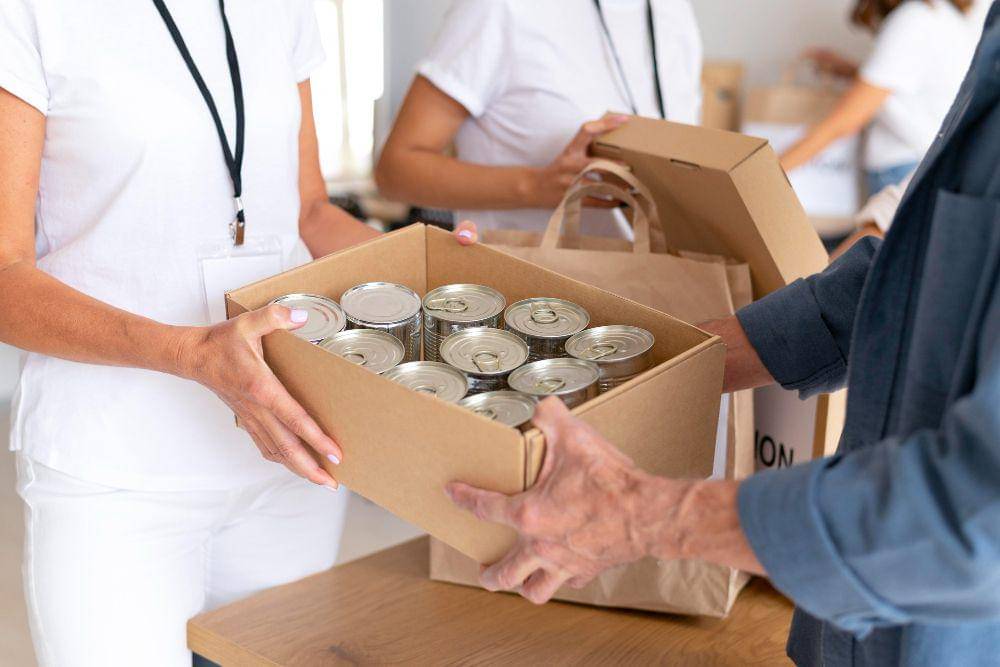 Ilustrasi Sedekah (freepik.com)