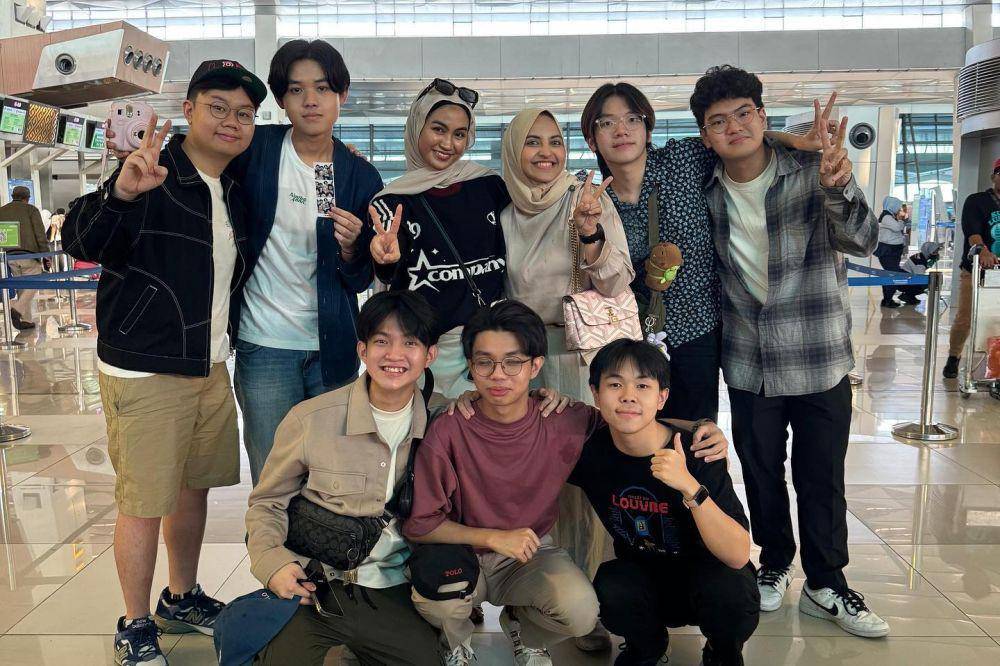 potret trio NUS Clash of Champions pulang ke Singapura (instagram.com/xavieraaputri)