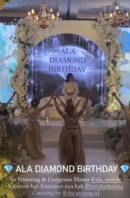 ulang tahun Bu Ala (Instagram.com/tasyiiathasyia)