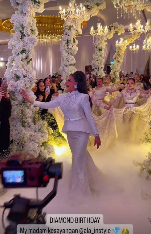 ulang tahun Bu Ala (Instagram.com/tasyiiathasyia)