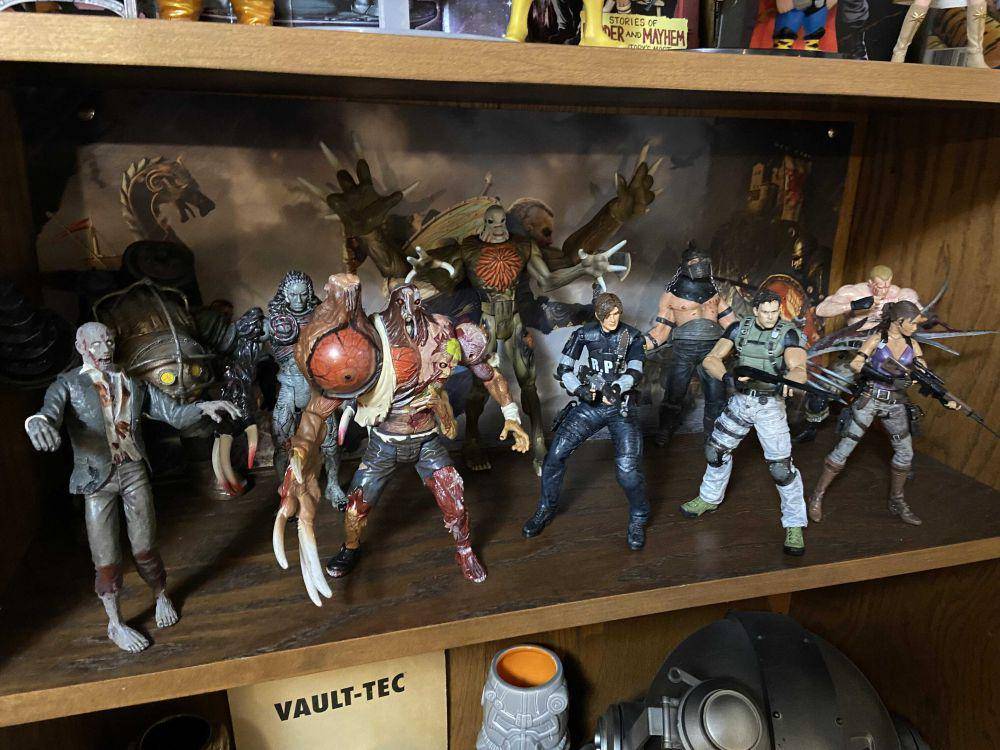 potret koleksi Figur Aksi Resident Evil (reddit.com/user/Johnny2Coatz)