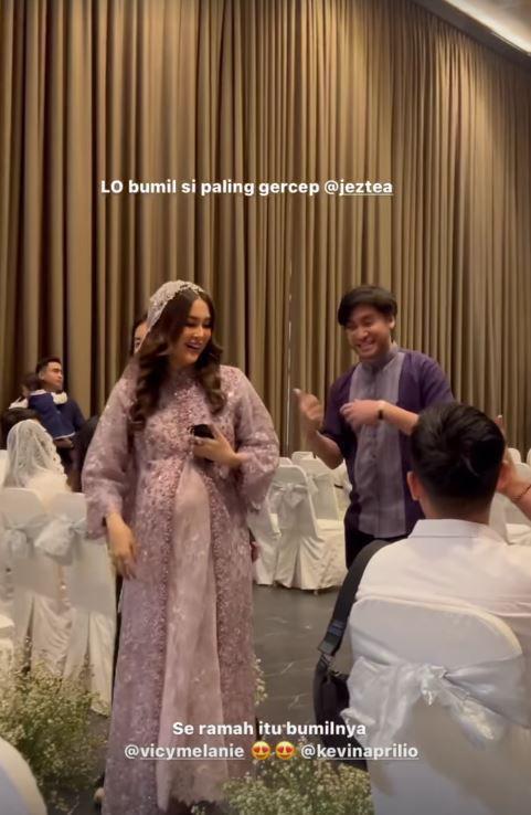 pengajian kehamilan Vicy dan Kevin Aprilio (Instagram.com/vicymelanie)