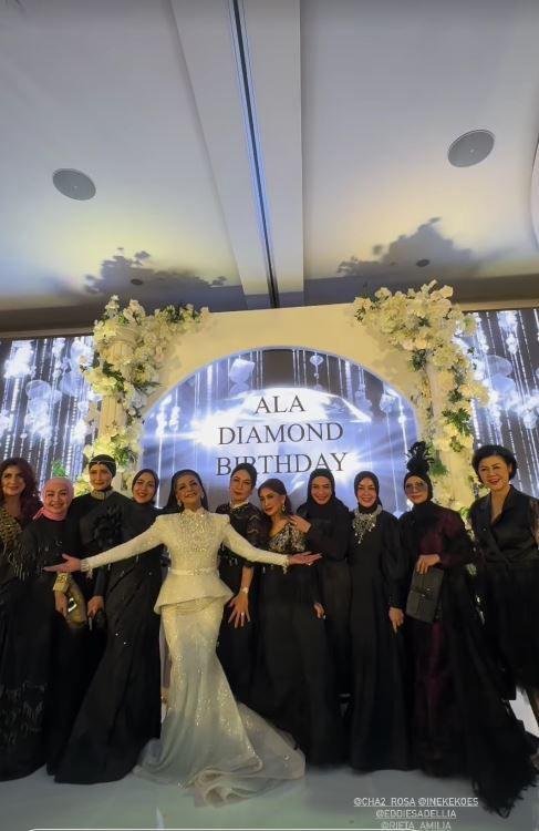 ulang tahun Bu Ala (Instagram.com/tasyiiathasyia)