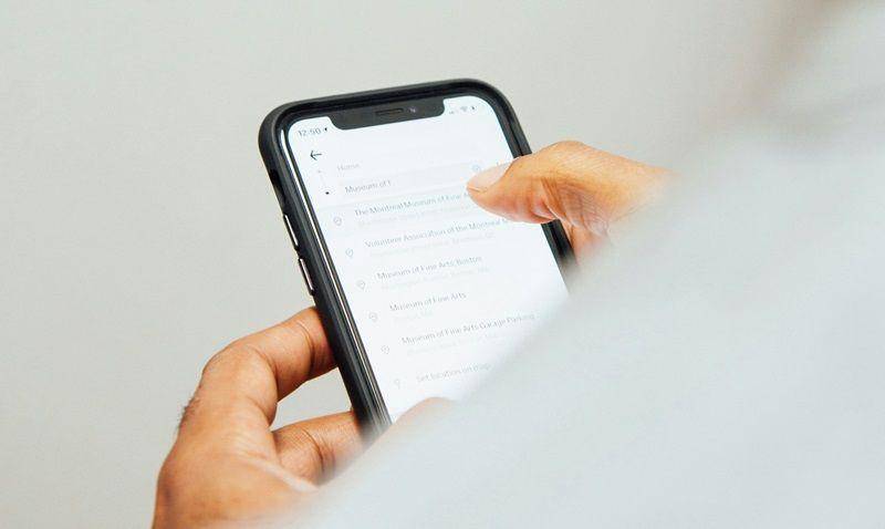 ilustrasi melakukan factory reset (unsplash.com/charlesdeluvio)