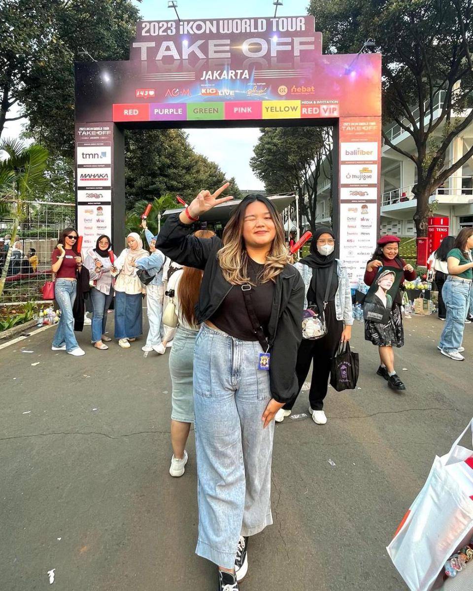 OOTD nonton konser K-pop (instagram.com/sharleenchrs)