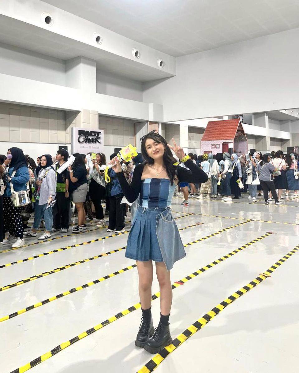OOTD nonton konser K-pop (instagram.com/maudimo)