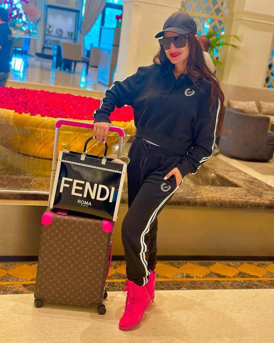 koleksi tas mewah Ameesha Patel (instagram.com/ameeshapatel9)