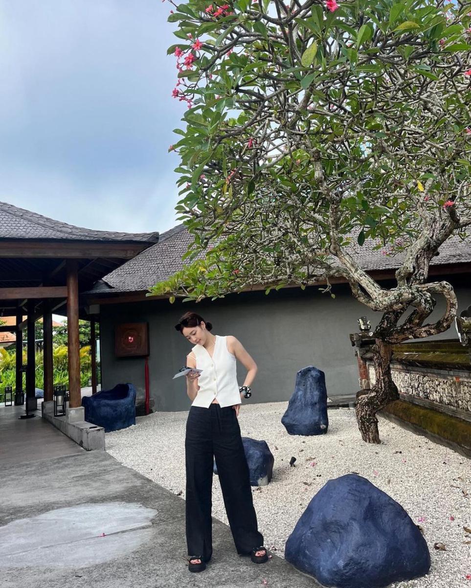 Choi Ye Bin (instagram.com/yebin__)