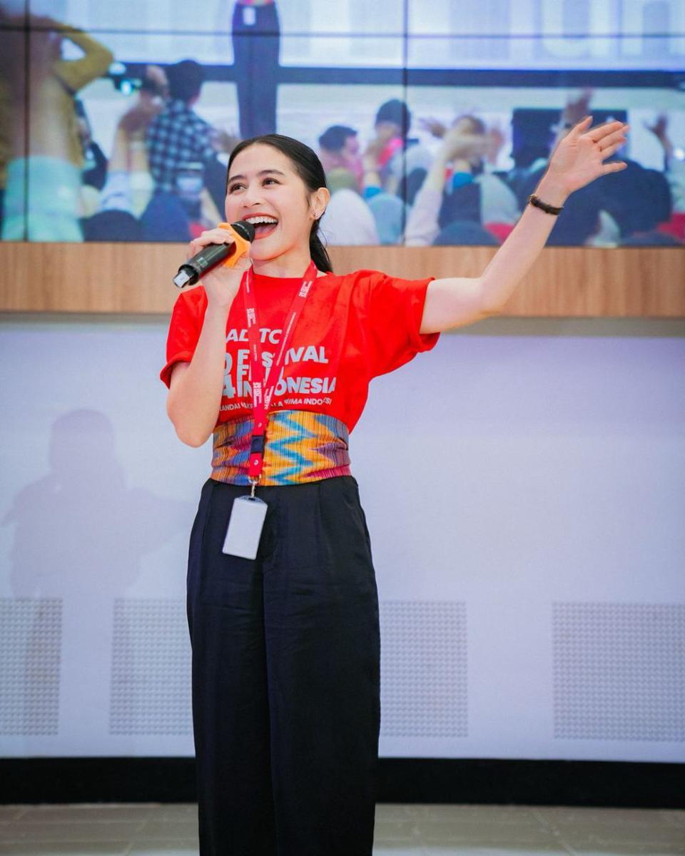 potret Prilly Latuconsina di event FFI Goes to Campus (instagram.com/prillylatuconsina96)