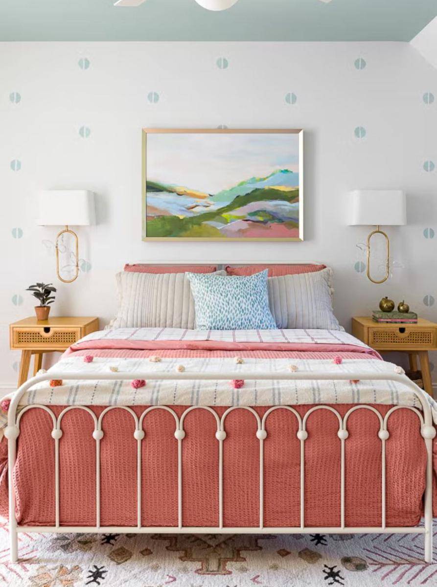 ilustrasi dekorasi dinding kamar tidur remaja perempuan (housebeautiful.com)