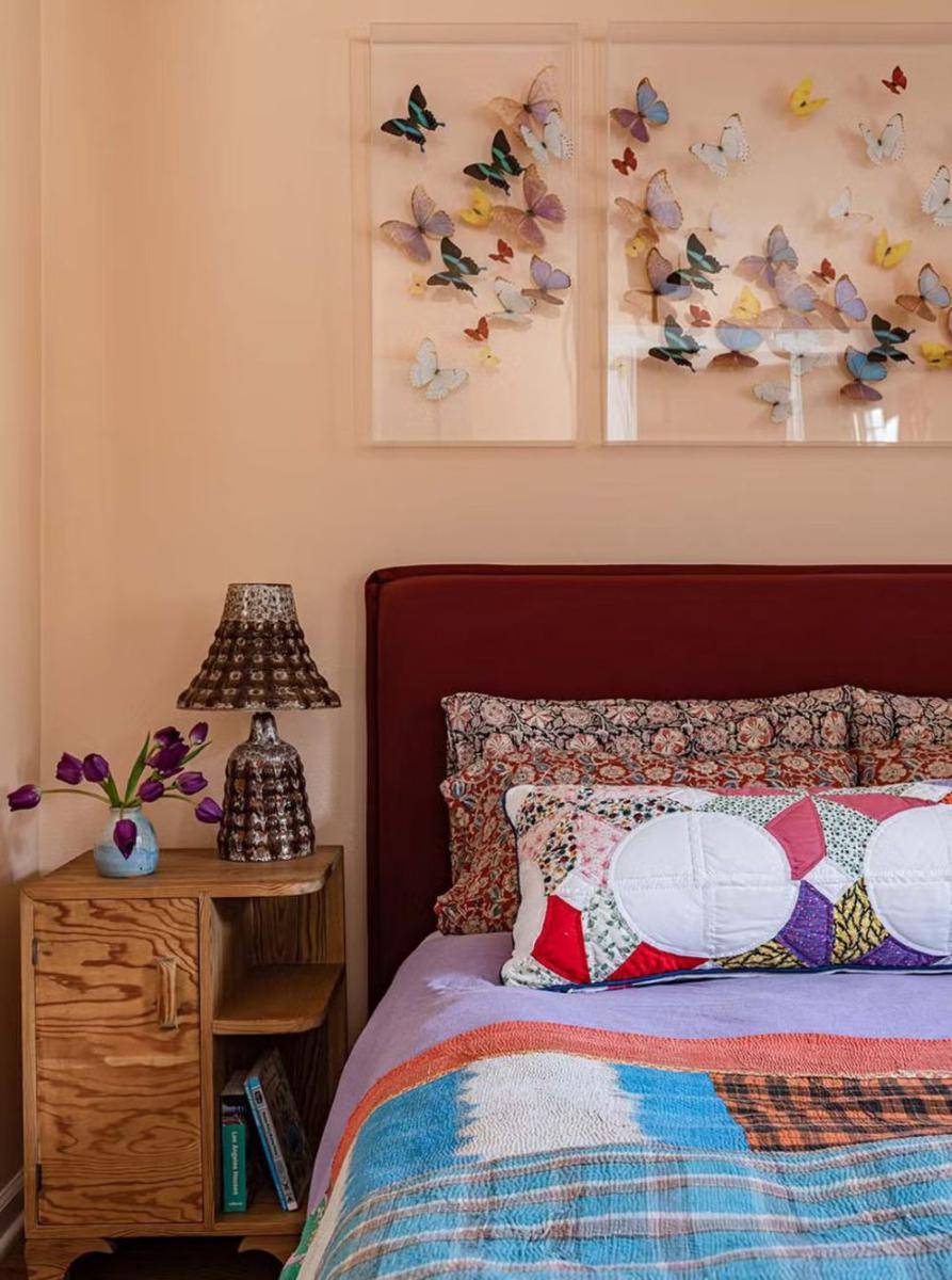 ilustrasi dekorasi dinding kamar tidur remaja perempuan (housebeautiful.com)