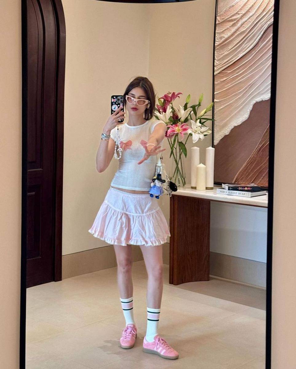 ide outfit nuansa pink ala Sabrina Chairunnisa (instagram.com/sabrinachairunnisa_)