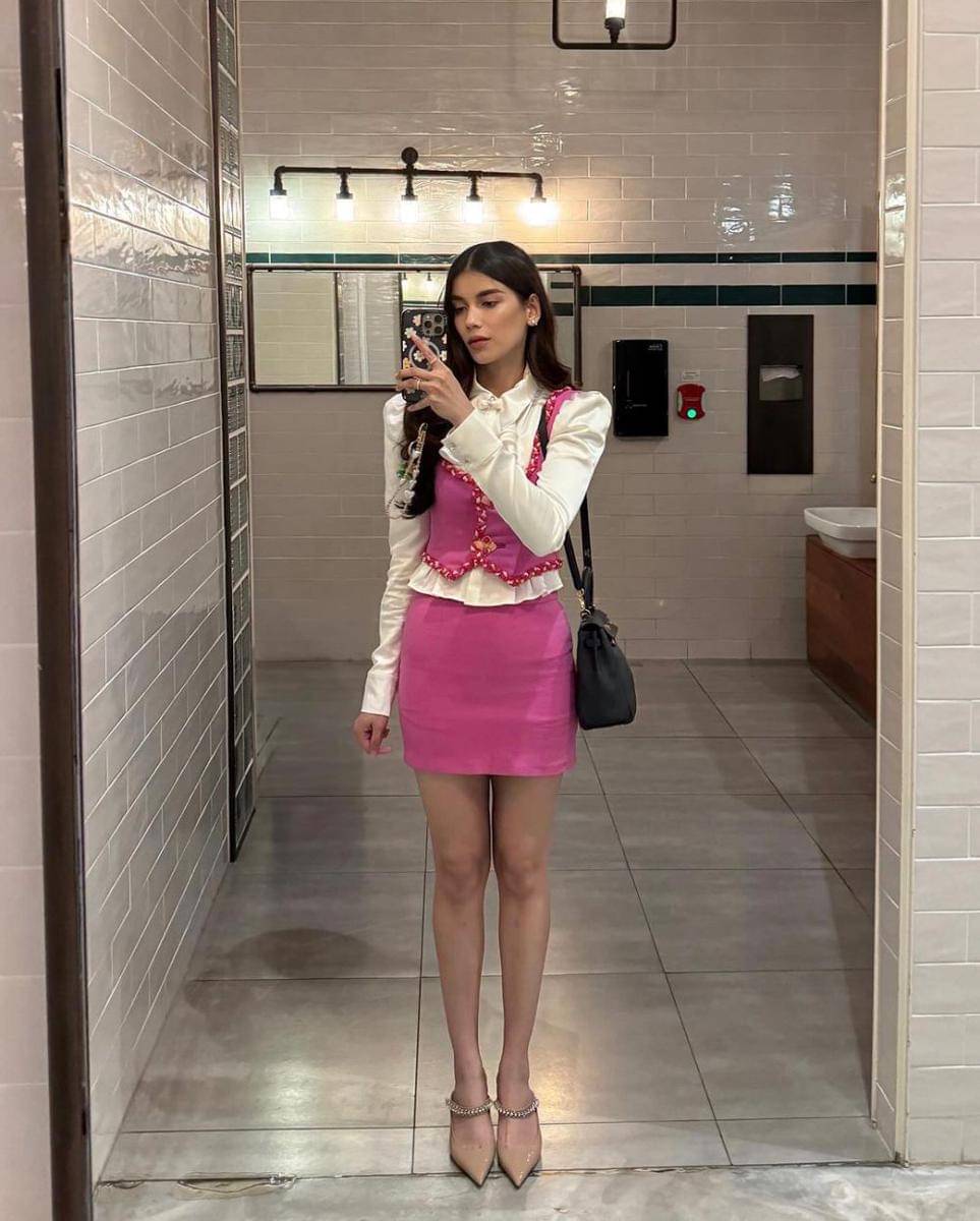 ide outfit nuansa pink ala Sabrina Chairunnisa (instagram.com/sabrinachairunnisa_)