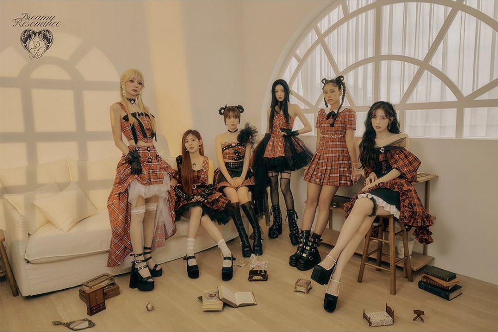potret OH MY GIRL di mini album Dreamy Resonance (instagram.com/wm_ohmygirl)