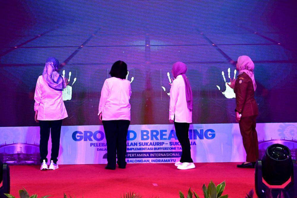 Pertamina terus meningkatkan keamanan dan keselamatan di wilayah kilang dengan pelaksanaan Groundbreaking Area Penyangga (Bufferzone) di Kilang Balongan. (Dok. Pertamina)