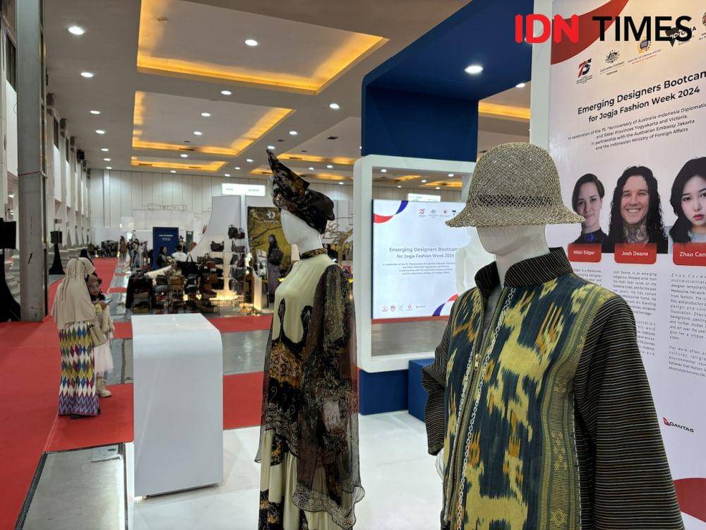 Gelaran Jogja Fashion Week 2024. (IDN Times/Herlambang Jati Kusumo)