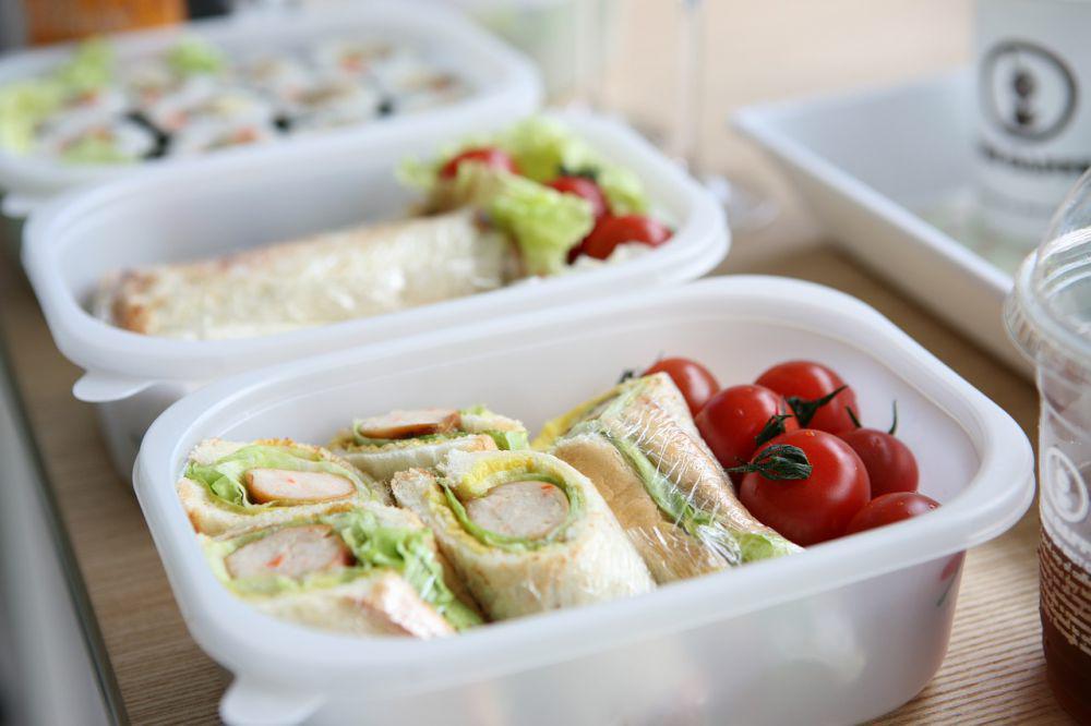 ilustrasi menyiapkan makanan (pixabay.com/jelly)