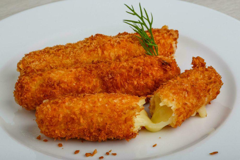 ilustrasi mozarella stick (vecteezy.com/ast007392369)