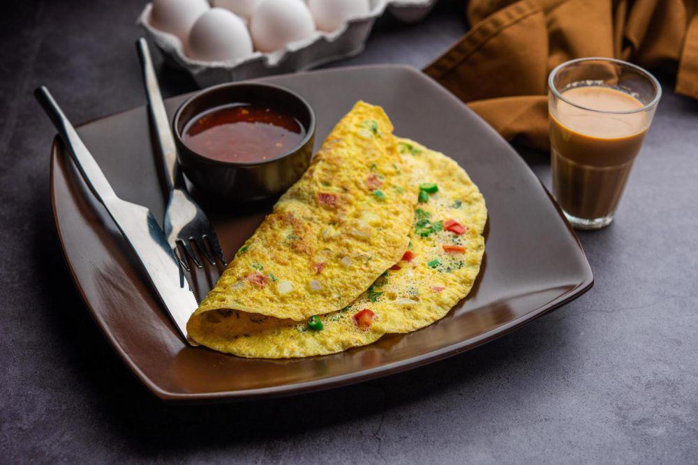 ilustrasi omelet (vecteezy.com/stockimagefactor)