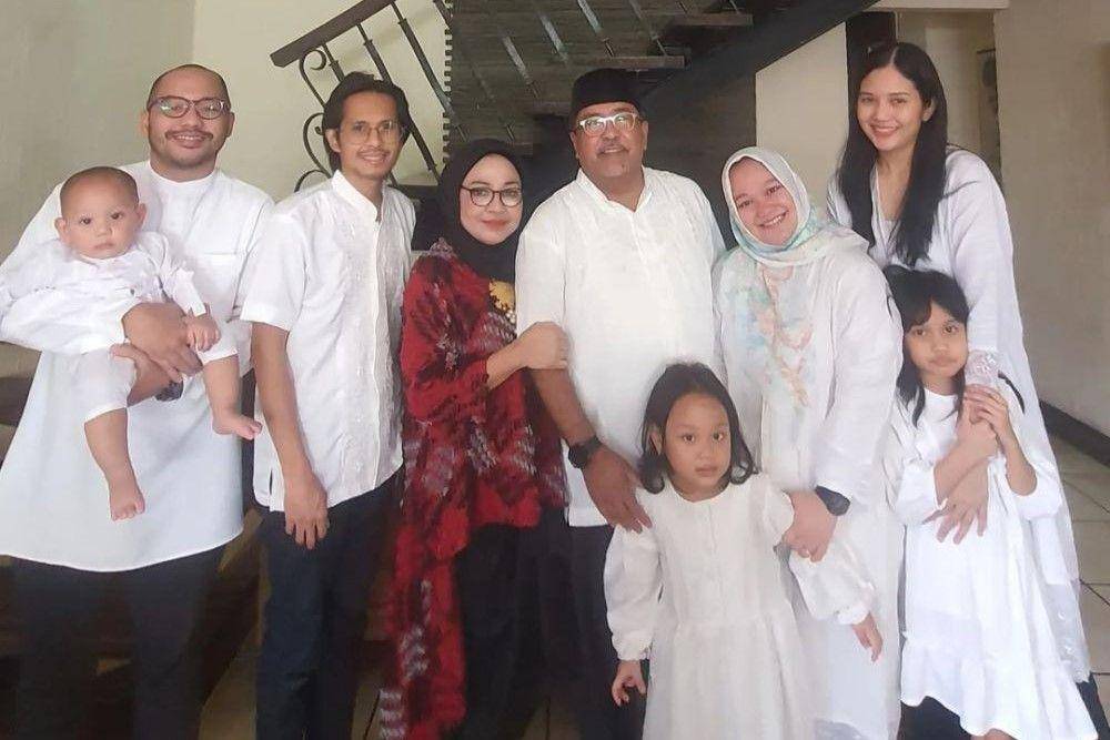 Rano Karno dan keluarga (instagram.com/si.rano)
