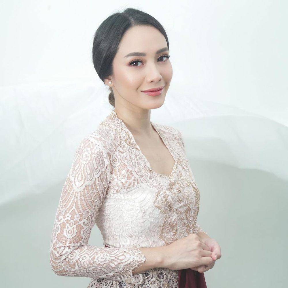 ide makeup natural ala Merdianti Octavia (instagram.com/merdioctav)