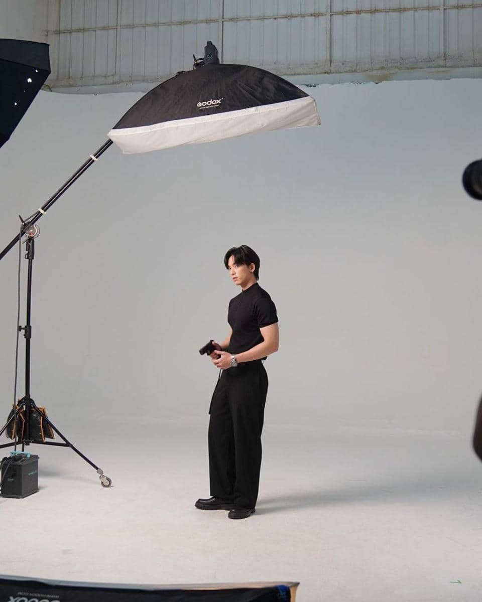 outfit nuansa hitam ala Garfield Pantach (instagram.com/garfinpkk)