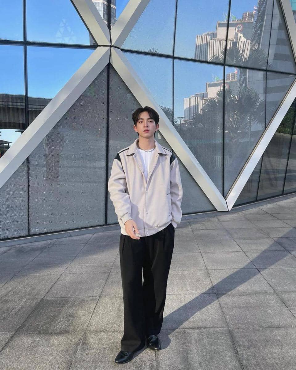 outfit nuansa hitam ala Garfield Pantach (instagram.com/garfinpkk)