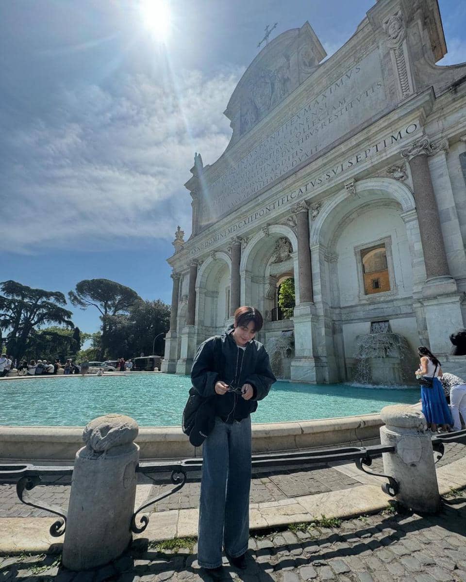 padu padan blue jeans ala Mix Sahaphap (instagram.com/mixxiw)