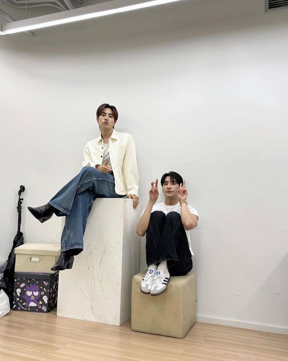 padu padan blue jeans ala Mix Sahaphap (instagram.com/mixxiw)