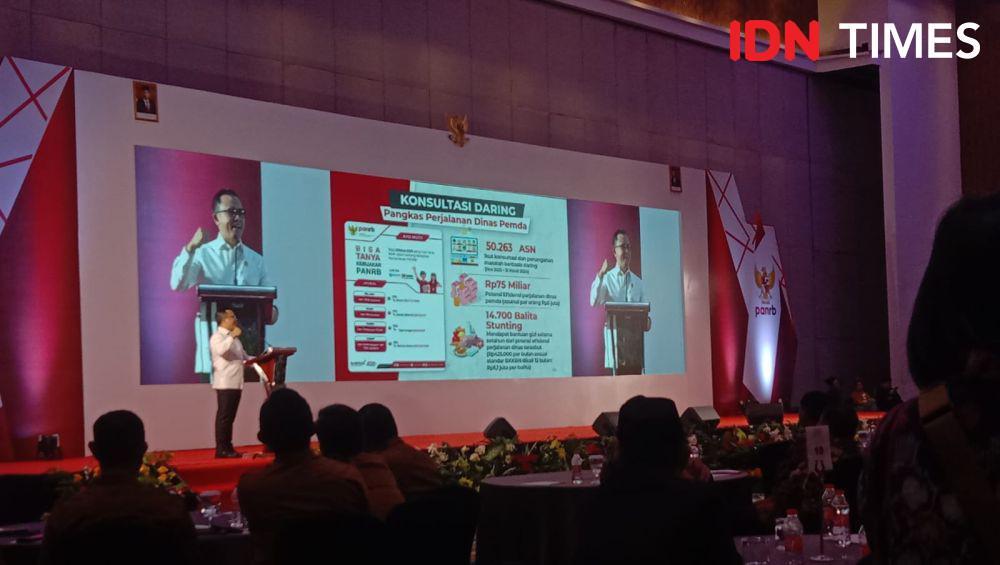 Menteri Pendayagunaan Aparatur Negara Reformasi Birokrasi (Menpan RB), Abdullah Azwar Anas, saat berada di Makassar, Senin (26/8/2024). IDN Times/Ashrawi Muin