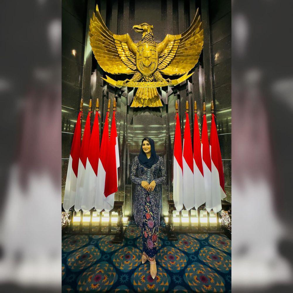 potret artis dilantik anggota DPRD DKI Jakarta (instagram.com/tanianadiraa)