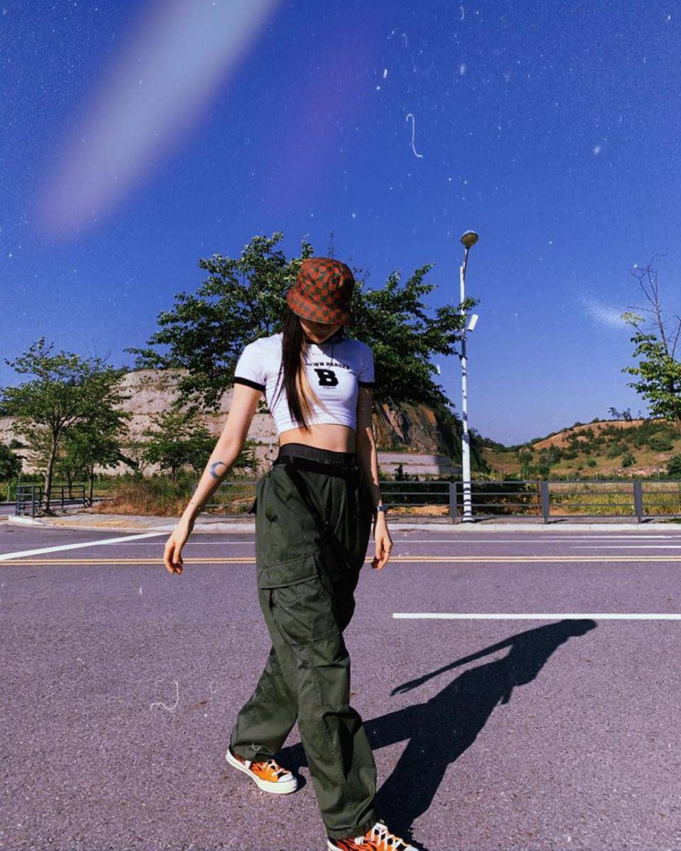 outfit street style ala Bada Lee (instagram.com/badalee__)