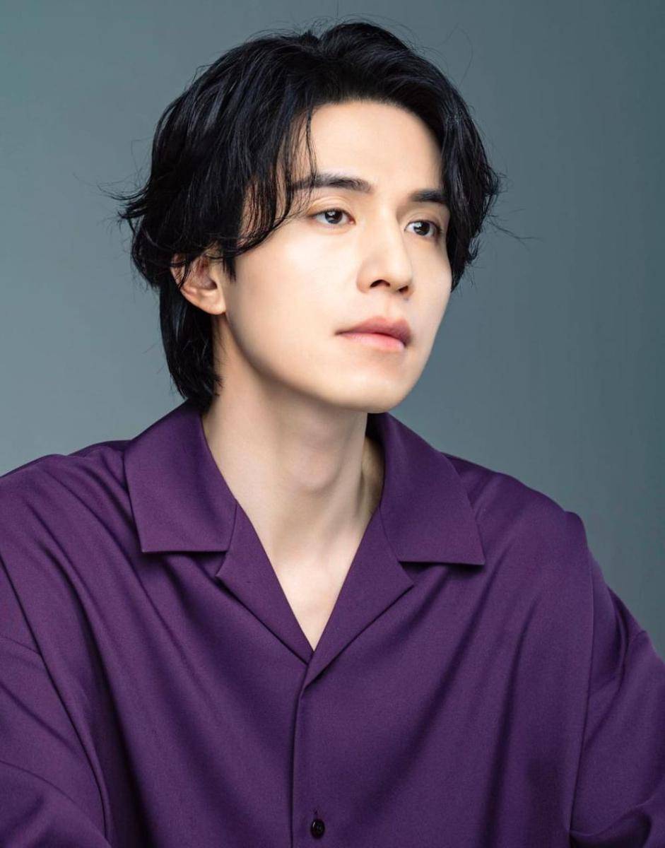 ilustrasi gaya rambut Lee Dong Wook Korean wavy (Instagram/@leedongwook_official)
