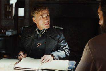 cuplikan adegan yang diperankan Christopher Waltz dalam Inglourious Basterds (dok. Universal Pictures/Inglourious Basterds)