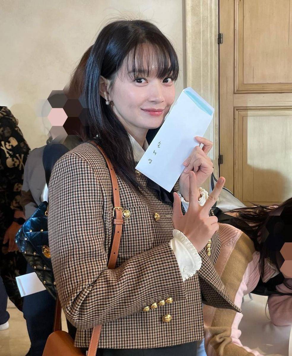 potret Shin Min Ah (instagram.com/illusomina)