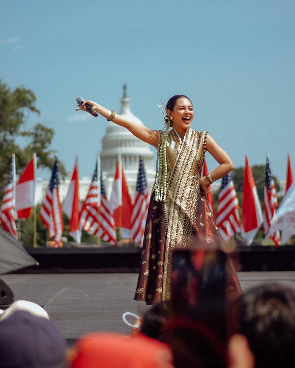 potret Andien tampil di depan Capitol Hill (instagram.com/putradjohan_aloke)