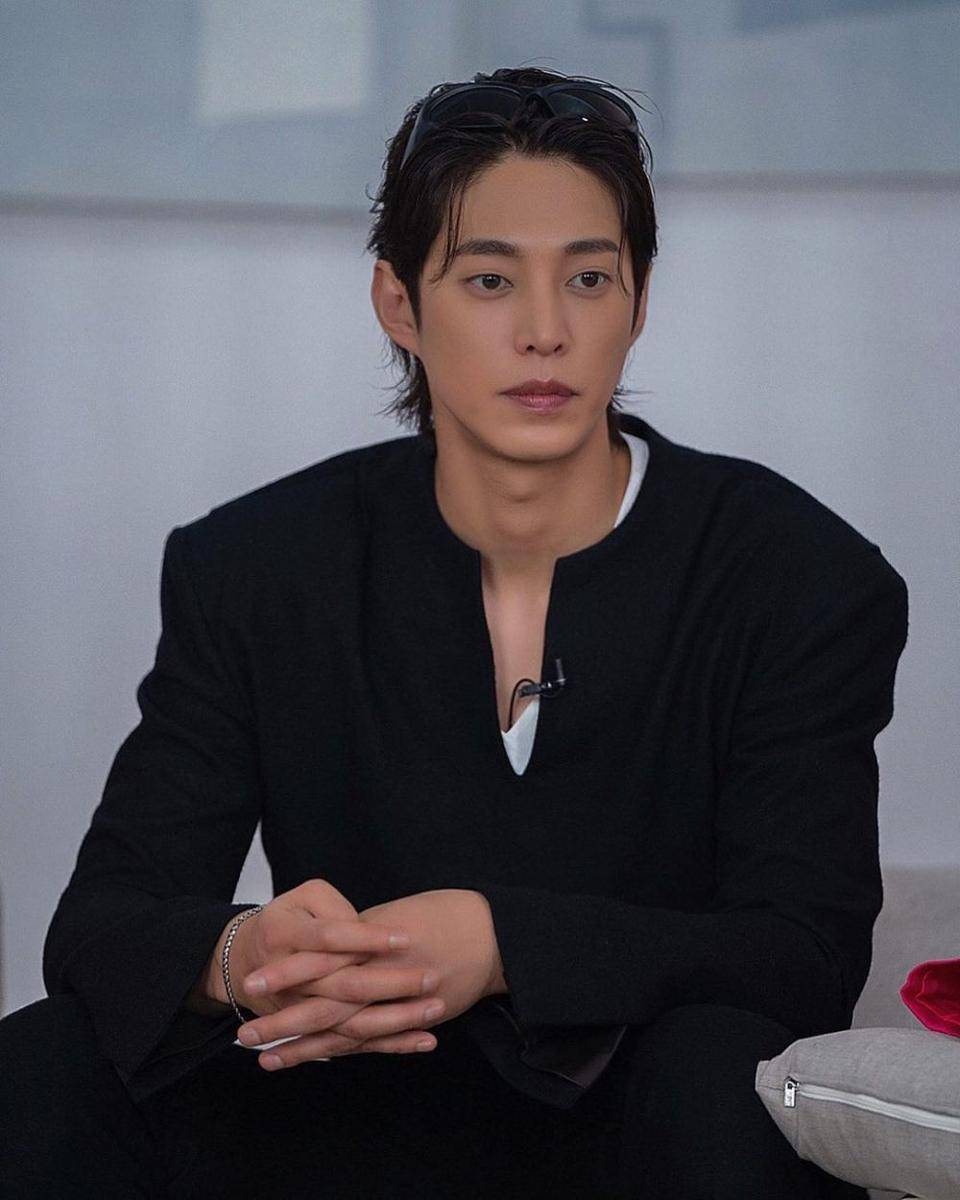 potret Go Wook (instagram.com/songwonseok88)