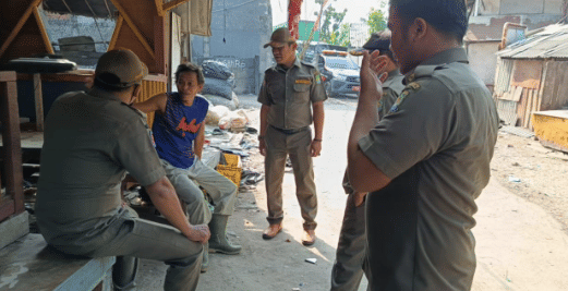 Antisipasi Cemari Udara, Pemkot Tangerang Tertibkan Pengepul Rongsok
