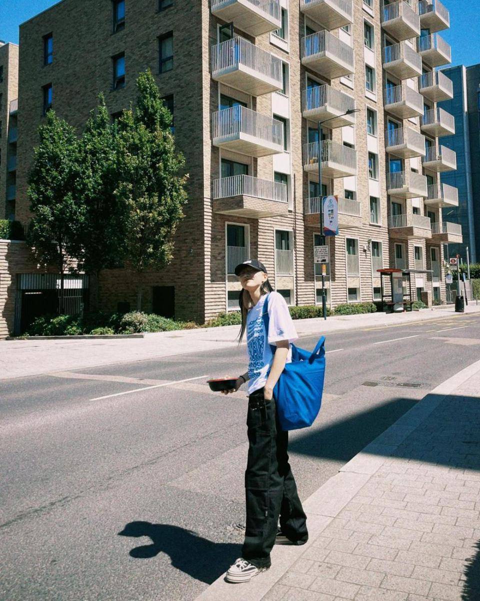 outfit street style ala Bada Lee (instagram.com/badalee__)